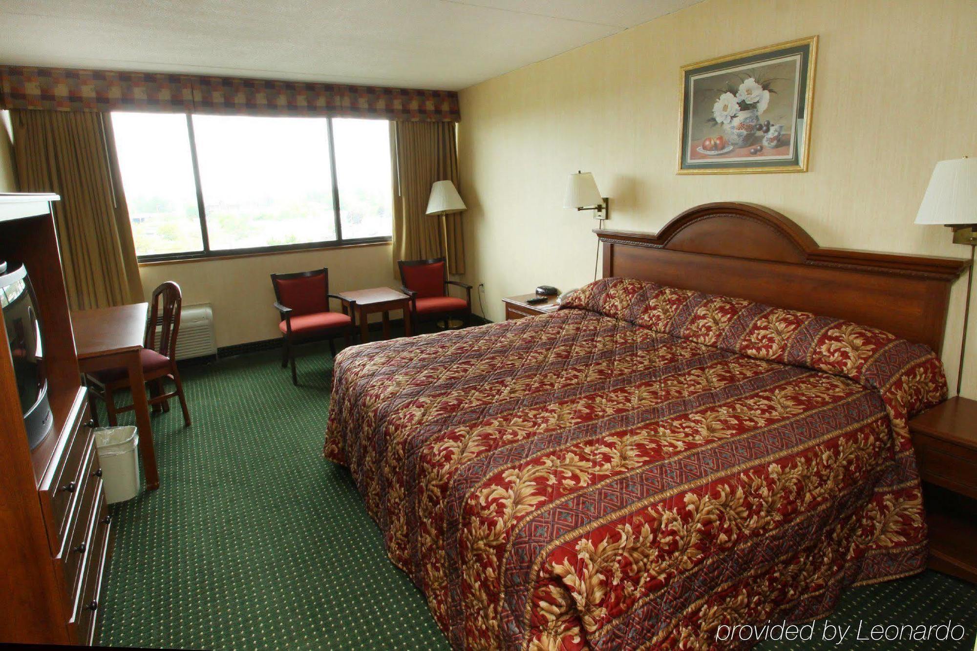 Stratford Hotel And Conference Center Room photo